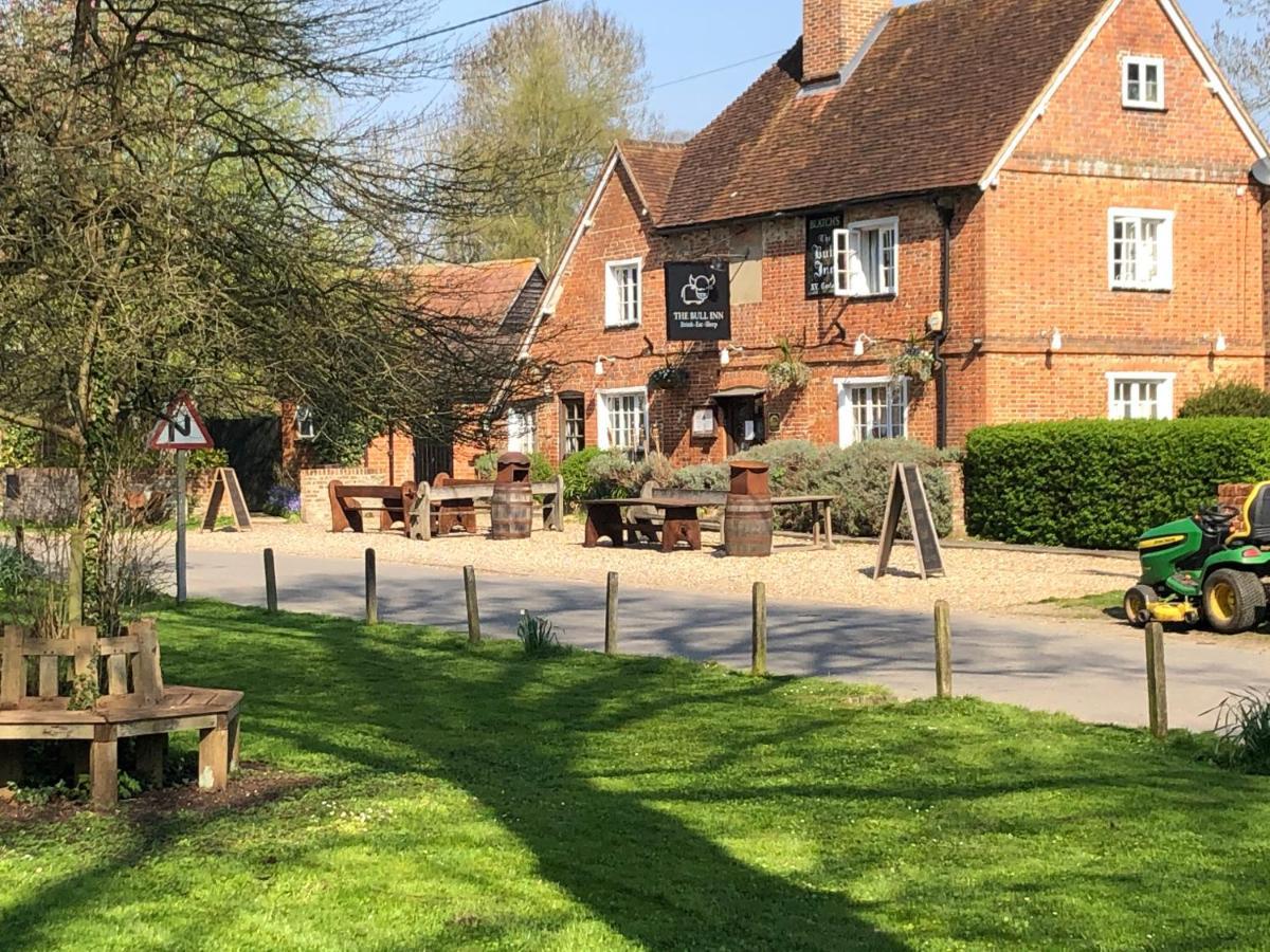 The Bull Inn Pub Stanford Dingley Exterior foto